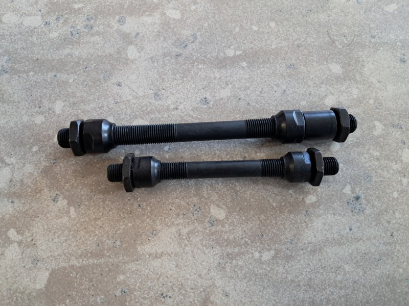 Άξονας τροχού μπλοκάζ (εμπρός-πίσω)