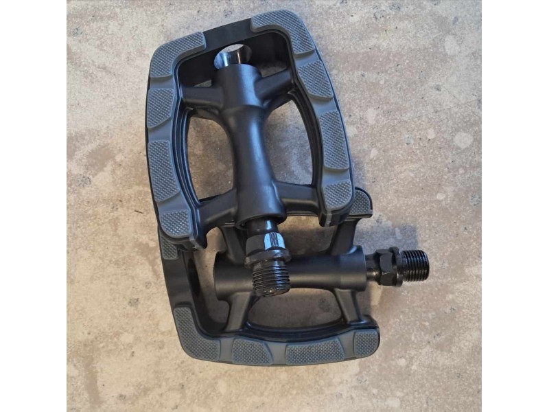 Πετάλια πλαστικά αντιολισθητικά