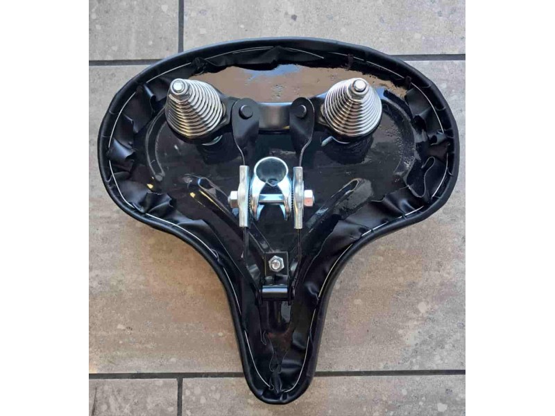 Σέλλα φαρδιά για τρίκυκλο